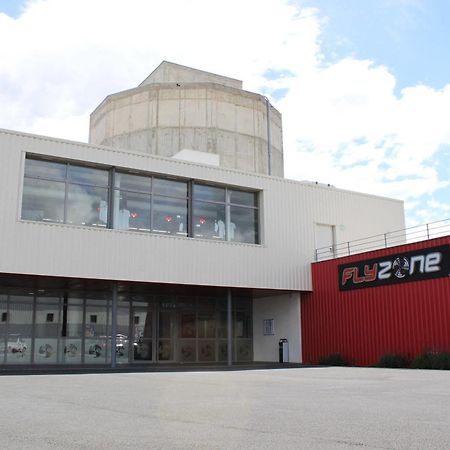 Auberge Flyzone Lézignan-Corbières Zewnętrze zdjęcie