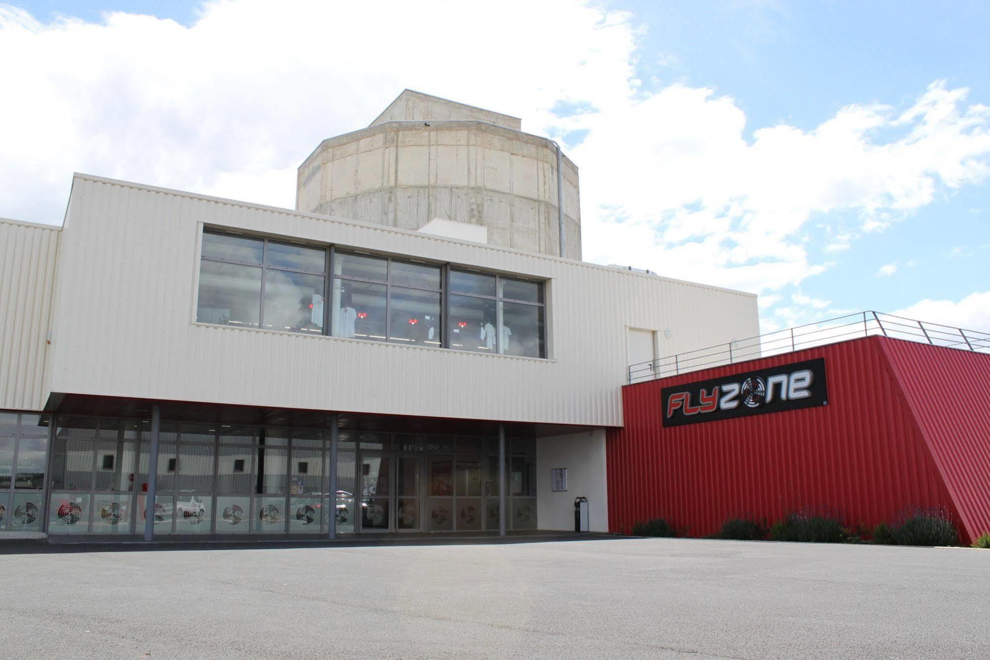 Auberge Flyzone Lézignan-Corbières Zewnętrze zdjęcie